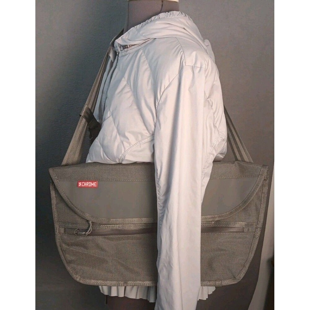 Chrome Simple Messenger Bag Grey Green 12L Water Resistant Adjustable Strap